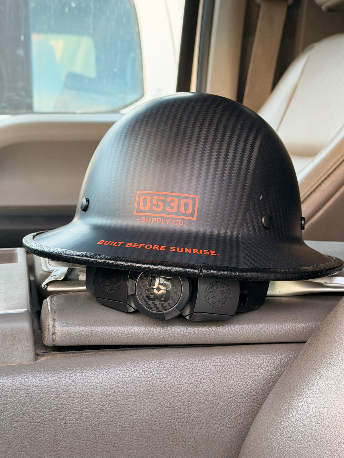 First light - CF (carbon fiber)